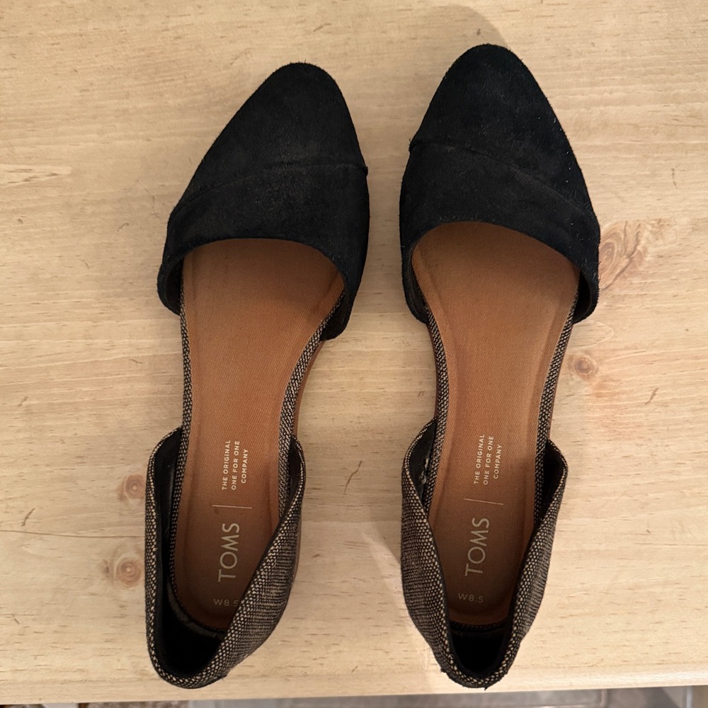 TOMS Women's Black and Gold Flats